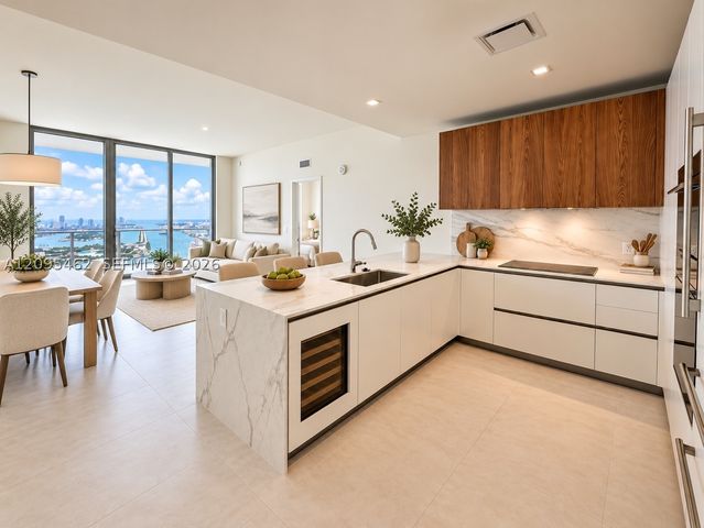 1400 Biscayne 4703, Miami, FL 33132