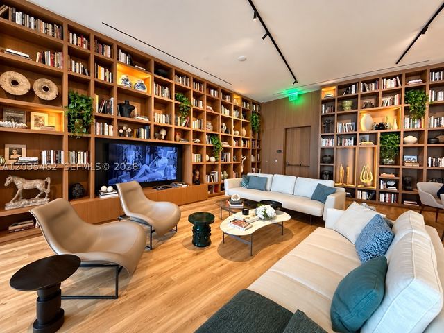 1400 Biscayne 4703, Miami, FL 33132