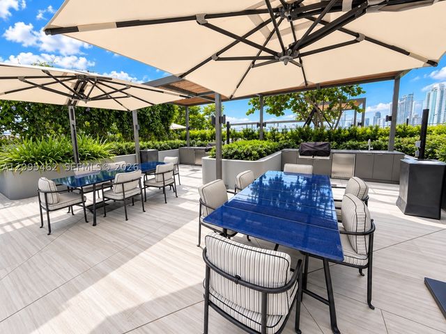 1400 Biscayne 4703, Miami, FL 33132