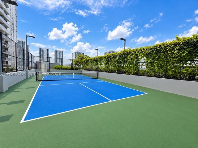 1400 Biscayne 4703, Miami, FL 33132