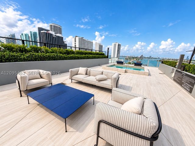 1400 Biscayne 4703, Miami, FL 33132