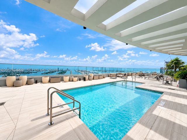 1400 Biscayne 4703, Miami, FL 33132