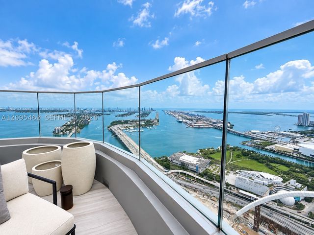 1400 Biscayne 4703, Miami, FL 33132