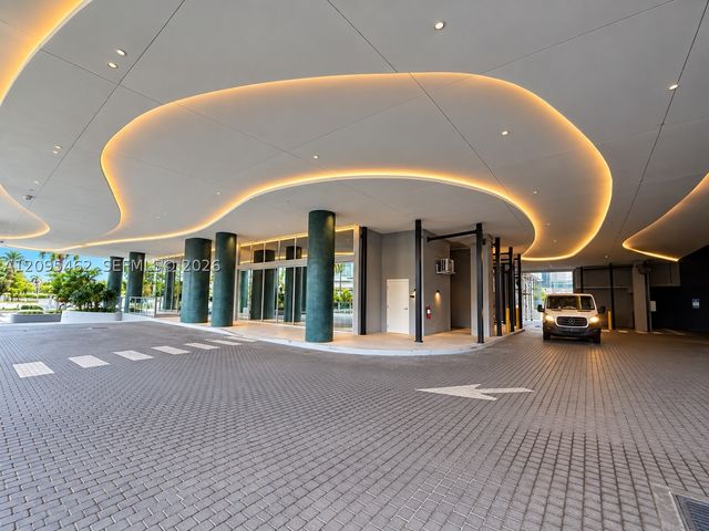 1400 Biscayne 4703, Miami, FL 33132