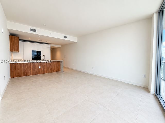 1400 Biscayne 4703, Miami, FL 33132