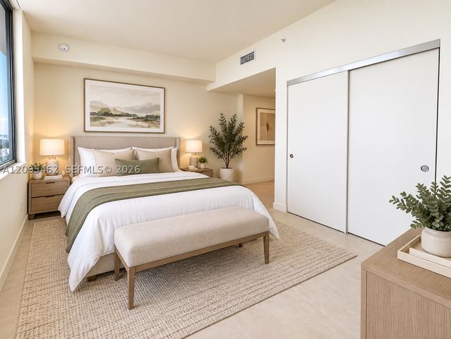 1400 Biscayne 4703, Miami, FL 33132