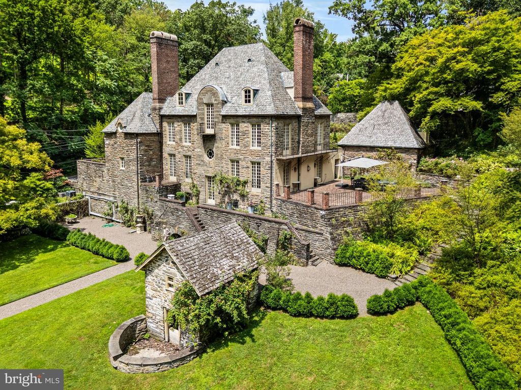 42 W BELLS MILL RD, Philadelphia, PA 19118