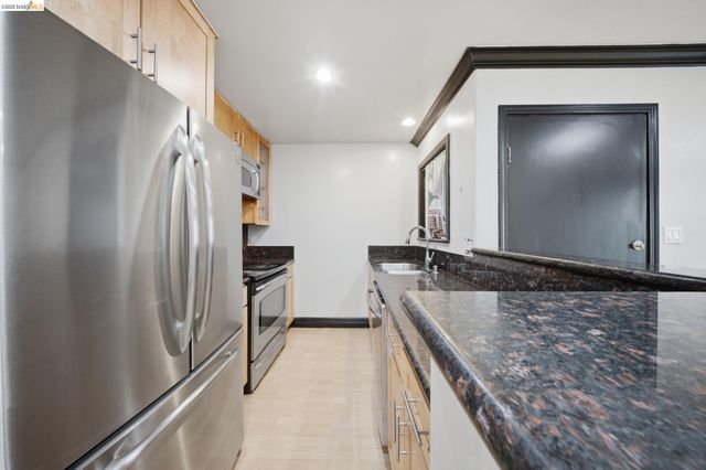 1731 Ellis St 14, Concord, CA 94520