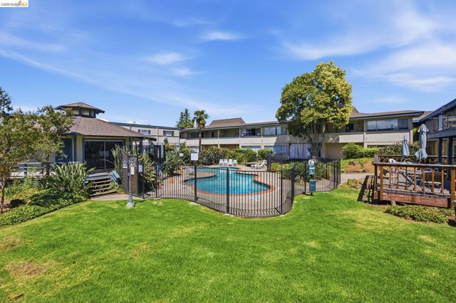 1731 Ellis St 14, Concord, CA 94520