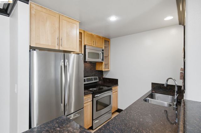 1731 Ellis St 14, Concord, CA 94520