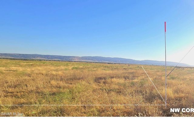 16900 W Avenue A 8, Lancaster, CA 93536