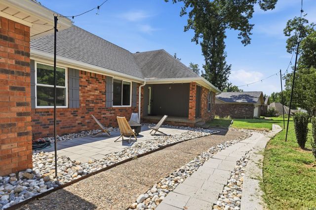 12815 Saint Charles Boulevard, Little Rock, AR 72211