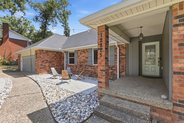 12815 Saint Charles Boulevard, Little Rock, AR 72211