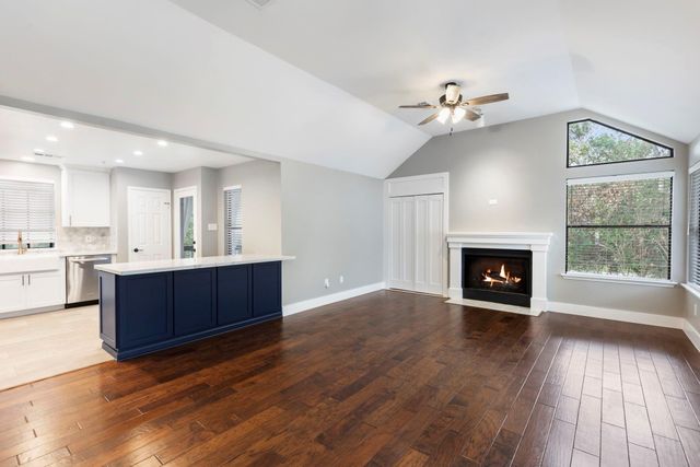 18 N Wilde Yaupon Circle, The Woodlands, TX 77381