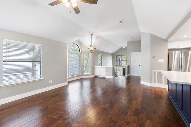 18 N Wilde Yaupon Circle, The Woodlands, TX 77381