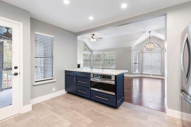 18 N Wilde Yaupon Circle, The Woodlands, TX 77381