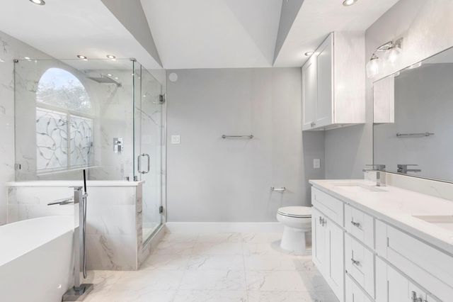 18 N Wilde Yaupon Circle, The Woodlands, TX 77381