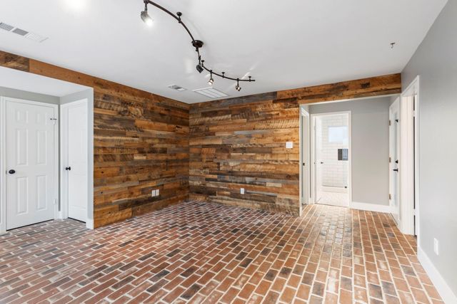 18 N Wilde Yaupon Circle, The Woodlands, TX 77381