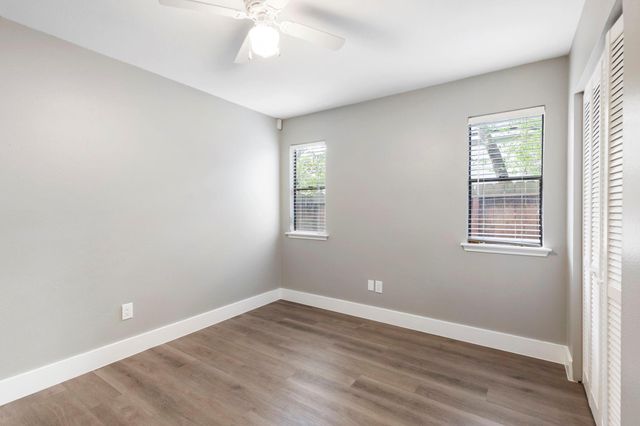 18 N Wilde Yaupon Circle, The Woodlands, TX 77381