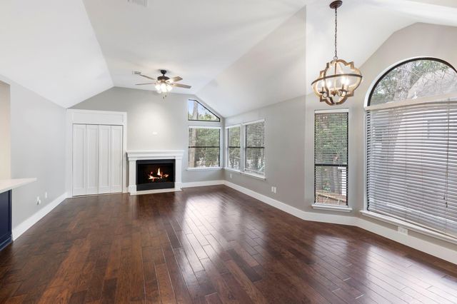 18 N Wilde Yaupon Circle, The Woodlands, TX 77381