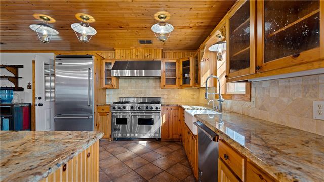 1728 Cr 384, Marquez, TX 77865