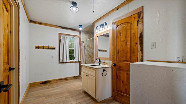 1728 Cr 384, Marquez, TX 77865