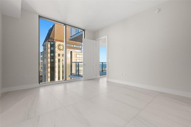 275 1ST AVENUE S 2803, St Petersburg, FL 33701