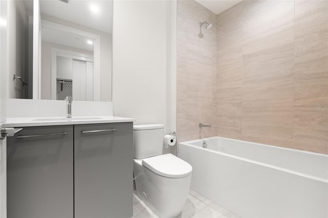 275 1ST AVENUE S 2803, St Petersburg, FL 33701