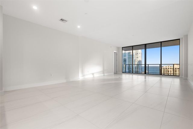 275 1ST AVENUE S 2803, St Petersburg, FL 33701