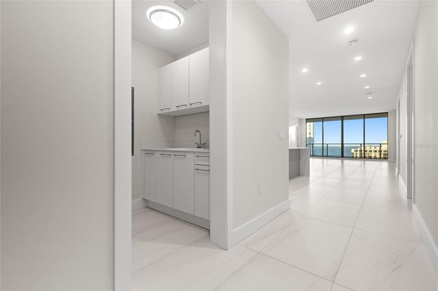 275 1ST AVENUE S 2803, St Petersburg, FL 33701