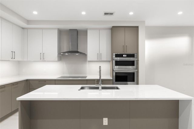 275 1ST AVENUE S 2803, St Petersburg, FL 33701