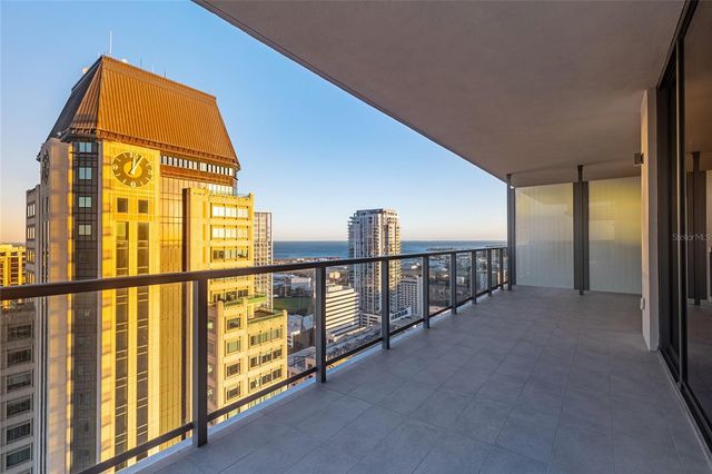 275 1ST AVENUE S 2803, St Petersburg, FL 33701