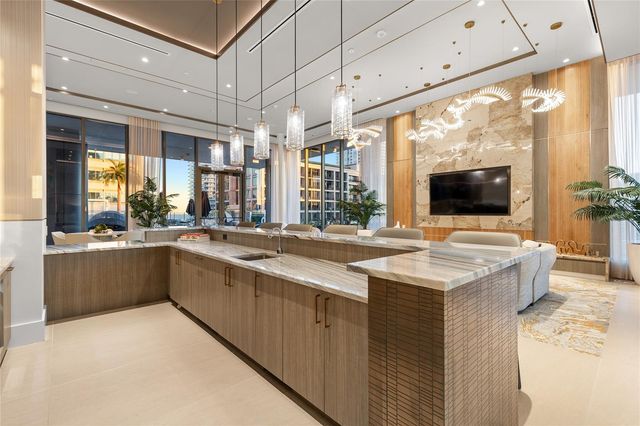 275 1ST AVENUE S 2803, St Petersburg, FL 33701