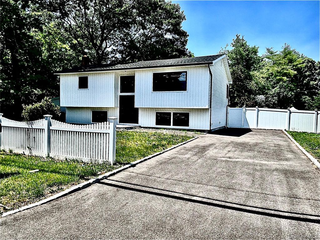 91 Washington Avenue, Wyandanch, NY 11798