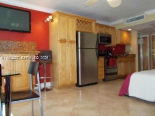 19201 Collins Ave 1044, Sunny Isles Beach, FL 33160