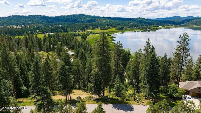 NKA W Woodlake Dr, Hauser, ID 83854