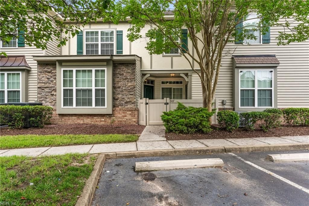 307 Herons CV, Carrollton, VA 23314