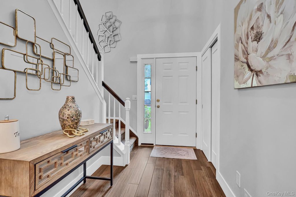 224 Erik Drive, East Setauket, NY 11733 — photo 3