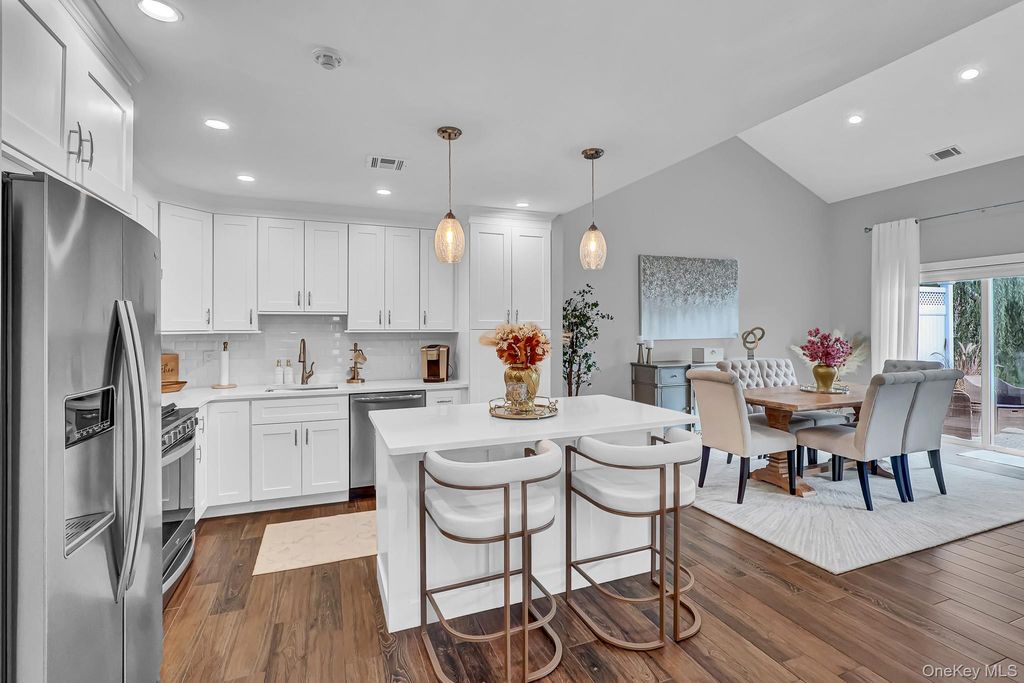 224 Erik Drive, East Setauket, NY 11733 — photo 5