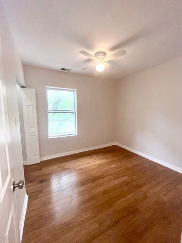 3939 W Iowa Street 2E, Chicago, IL 60651