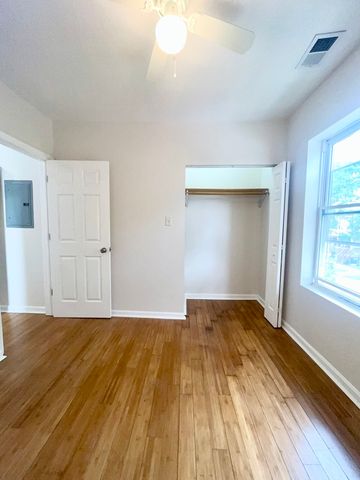 3939 W Iowa Street 2E, Chicago, IL 60651