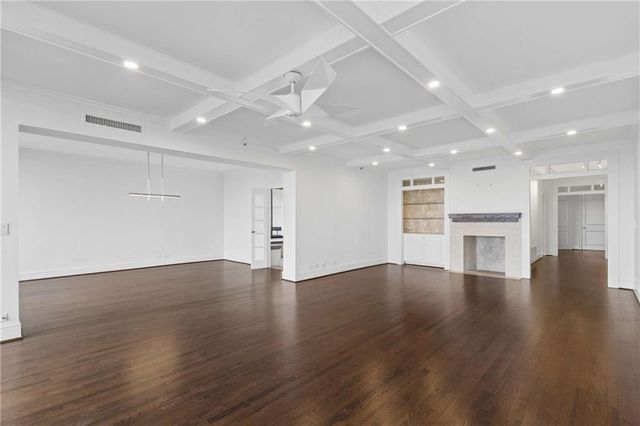 2660 Peachtree Road NW 13F, Atlanta, GA 30305