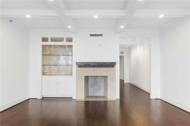 2660 Peachtree Road NW 13F, Atlanta, GA 30305