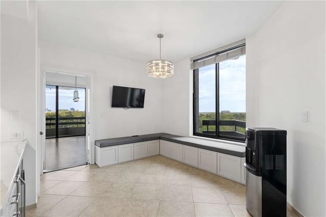 2660 Peachtree Road NW 13F, Atlanta, GA 30305