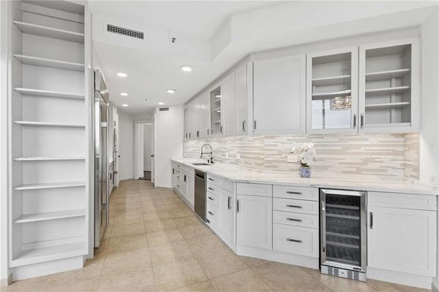 2660 Peachtree Road NW 13F, Atlanta, GA 30305