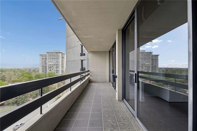 2660 Peachtree Road NW 13F, Atlanta, GA 30305
