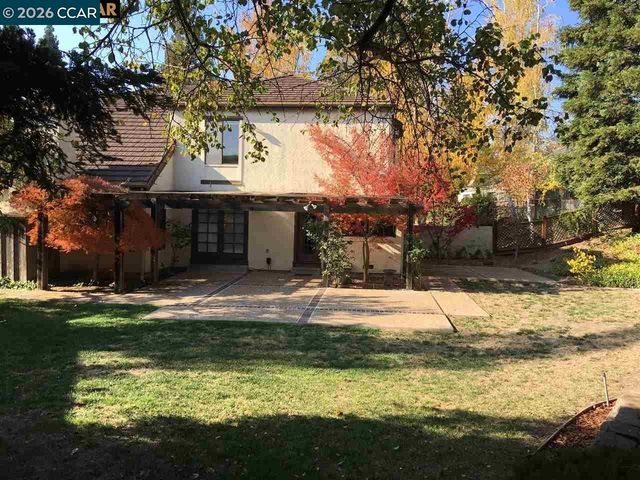 13 Deer Meadow Ct, Danville, CA 94506