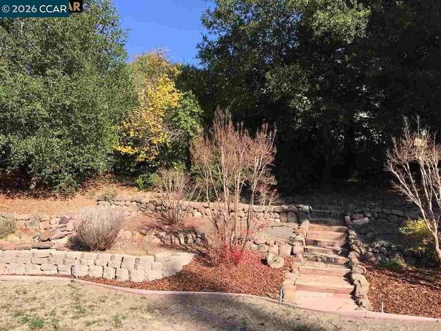 13 Deer Meadow Ct, Danville, CA 94506