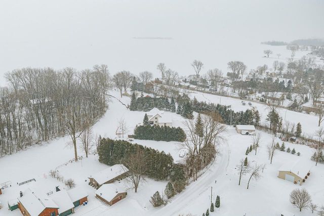 6770 Lee Harbor LANE, Oshkosh, WI 54902