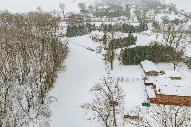 6770 Lee Harbor LANE, Oshkosh, WI 54902